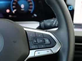 Volkswagen Golf (2022) thumbnail 24