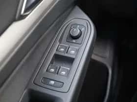 Volkswagen Golf (2022) thumbnail 34