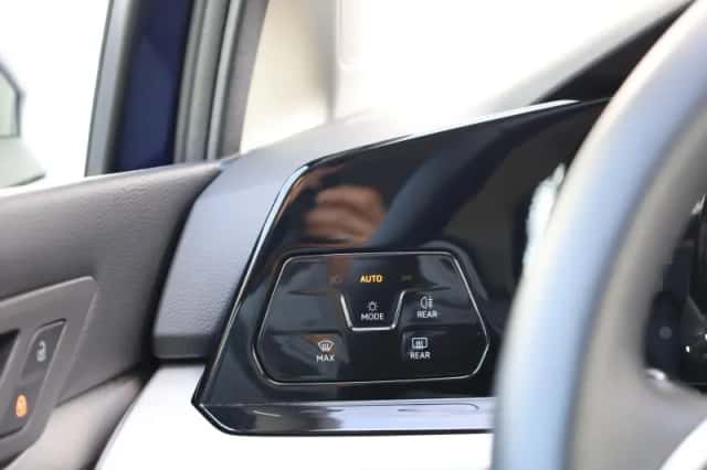 Volkswagen Golf (2022) thumbnail 35