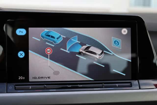 Volkswagen Golf (2022) thumbnail 38