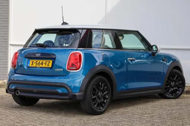 MINI Mini (2023) thumbnail 2