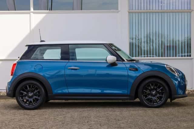 MINI Mini (2023) thumbnail 3
