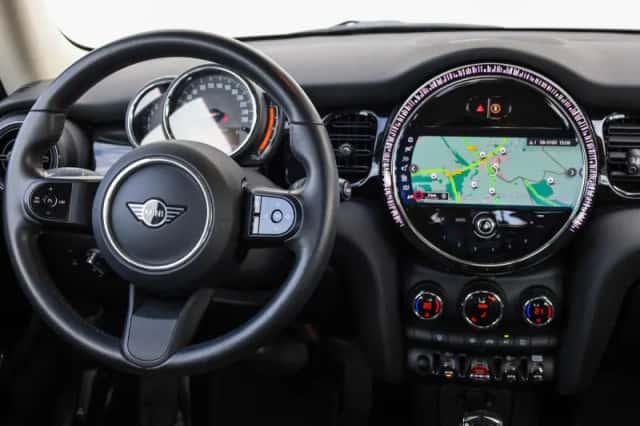 MINI Mini (2023) thumbnail 34