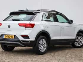 Volkswagen T-Roc (2021) thumbnail 2