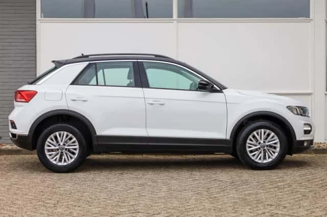 Volkswagen T-Roc (2021) thumbnail 3