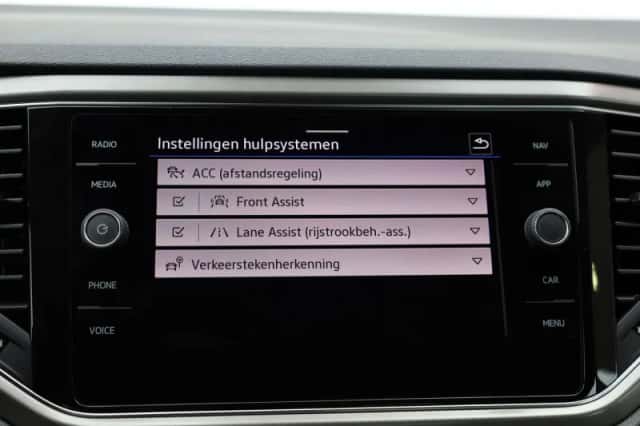Volkswagen T-Roc (2021) thumbnail 39