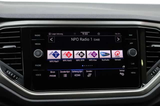 Volkswagen T-Roc (2021) thumbnail 43