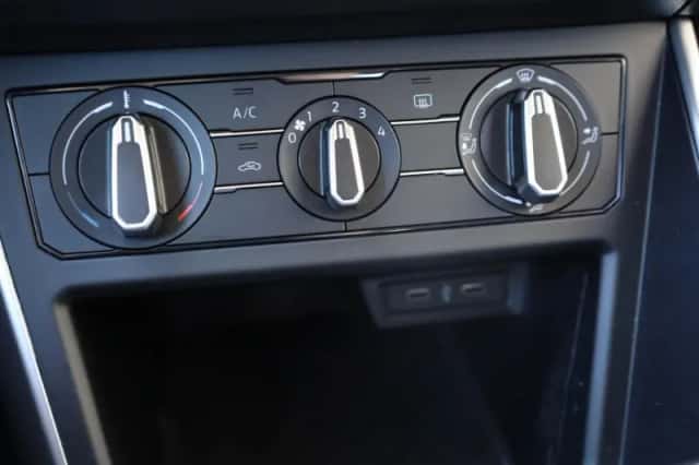 Volkswagen Polo (2022) thumbnail 29