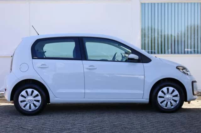 Volkswagen Up! (2021) thumbnail 3