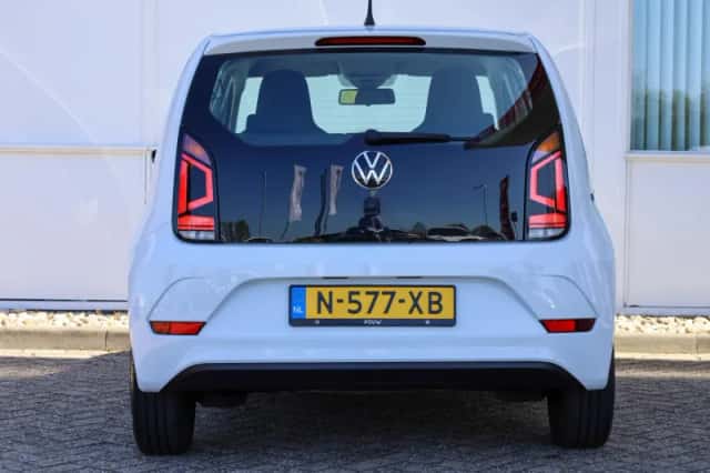 Volkswagen Up! (2021) thumbnail 10
