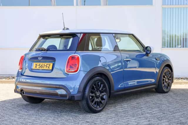 MINI Mini (2023) thumbnail 2