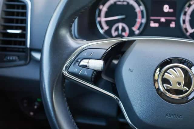 Škoda Karoq (2021) thumbnail 21