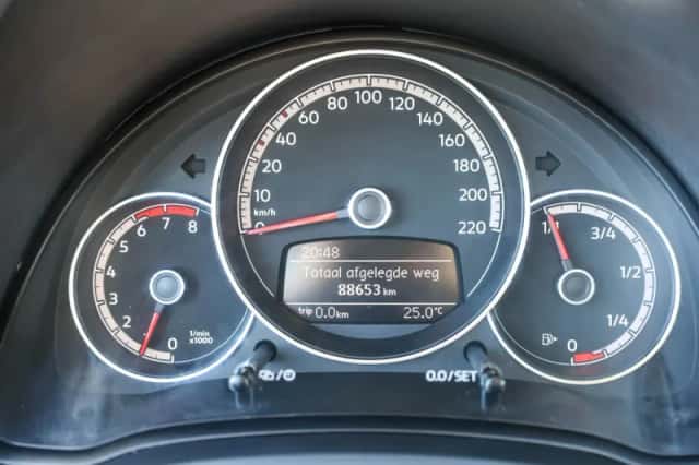 Volkswagen Up! (2020) thumbnail 23