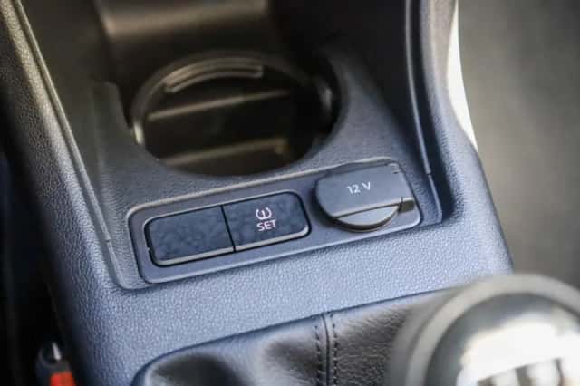 Volkswagen Up! (2020) thumbnail 24