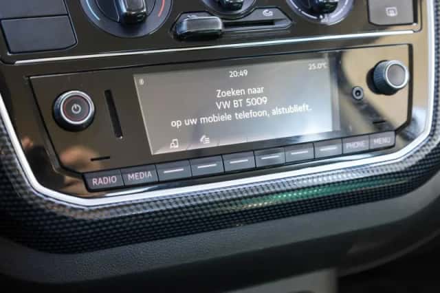 Volkswagen Up! (2020) thumbnail 27