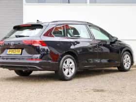 Volkswagen Golf (2022) thumbnail 2