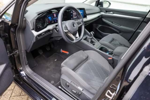 Volkswagen Golf (2022) thumbnail 18