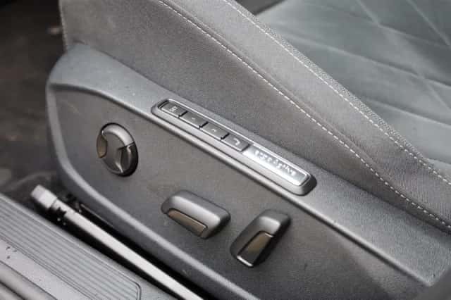Volkswagen Golf (2022) thumbnail 19
