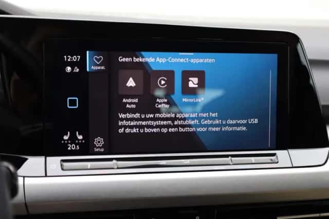 Volkswagen Golf (2022) thumbnail 26