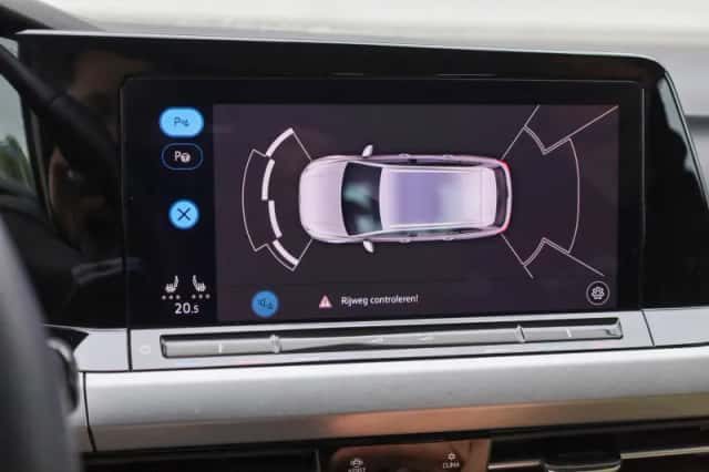 Volkswagen Golf (2022) thumbnail 27