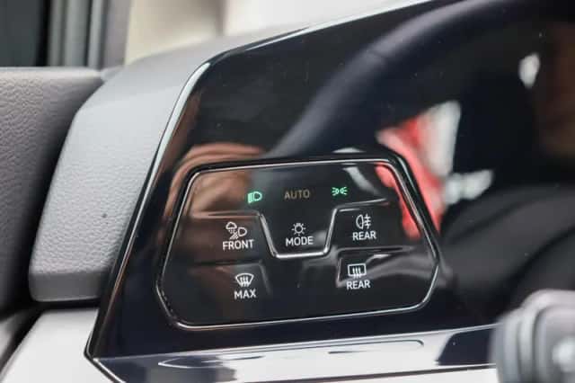 Volkswagen Golf (2022) thumbnail 31