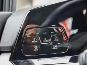 Volkswagen Golf (2022) thumbnail 31