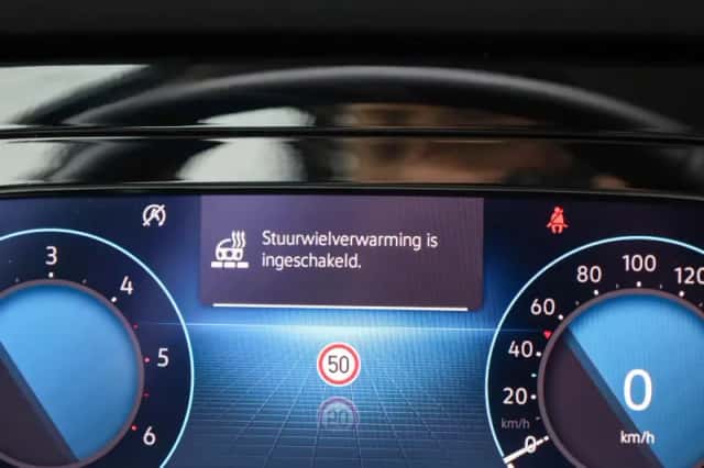 Volkswagen Golf (2022) thumbnail 32