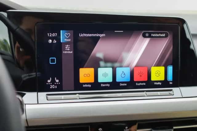 Volkswagen Golf (2022) thumbnail 40