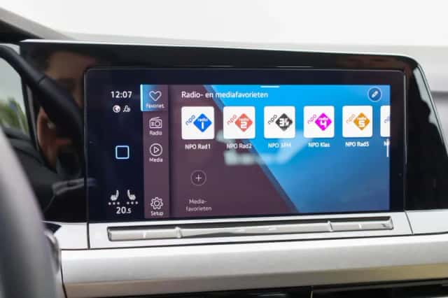 Volkswagen Golf (2022) thumbnail 41