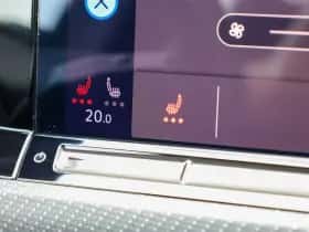 Volkswagen Golf (2023) thumbnail 32