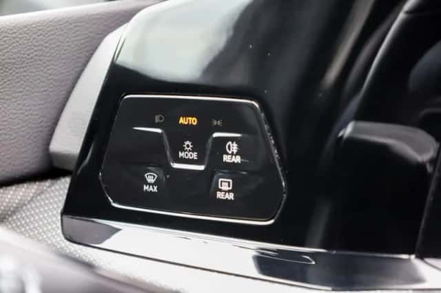 Volkswagen Golf (2023) thumbnail 35