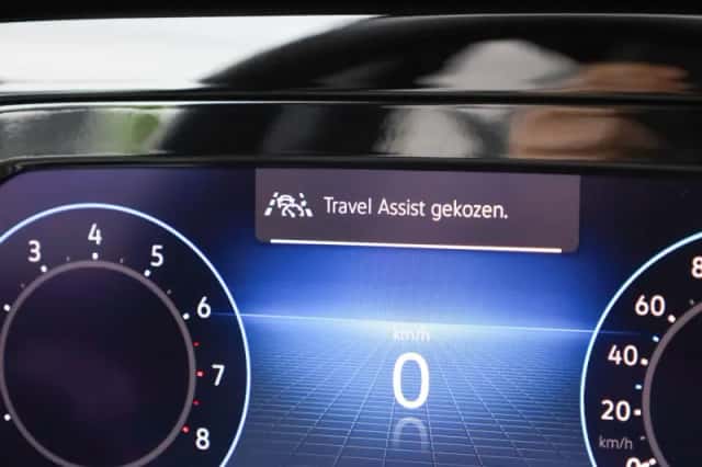 Volkswagen Golf (2023) thumbnail 37