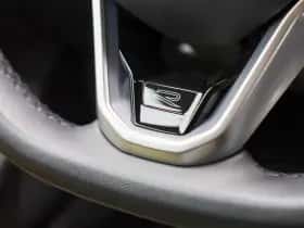 Volkswagen Golf (2023) thumbnail 38