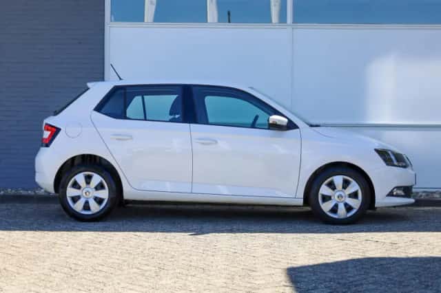 Škoda Fabia (2017) thumbnail 3