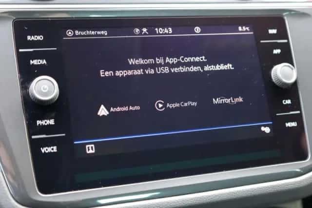 Volkswagen Tiguan (2022) thumbnail 25