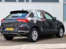 Volkswagen T-Roc (2021) thumbnail 2