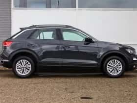 Volkswagen T-Roc (2021) thumbnail 3
