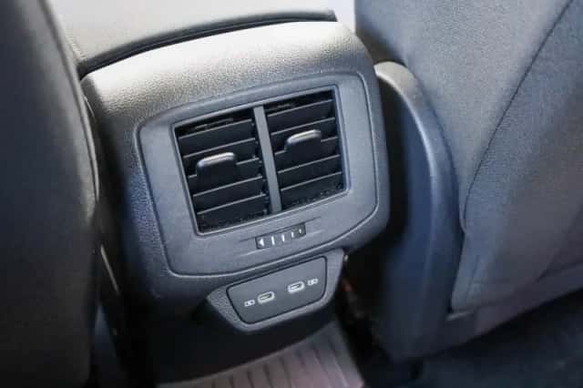 Volkswagen T-Roc (2021) thumbnail 34