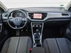 Volkswagen T-Roc (2021) thumbnail 5