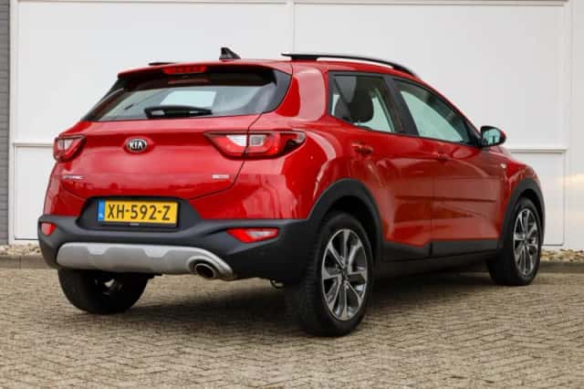 Kia Stonic (2019) thumbnail 2
