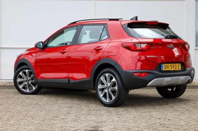 Kia Stonic (2019) thumbnail 11