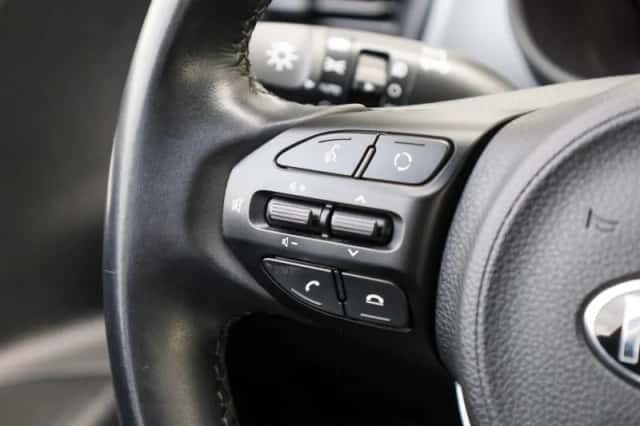 Kia Stonic (2019) thumbnail 21