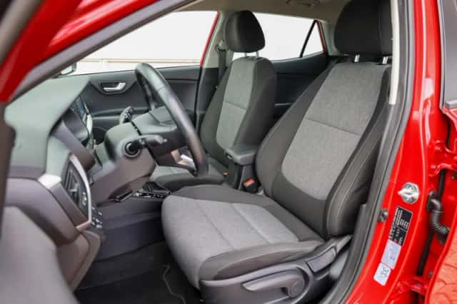 Kia Stonic (2019) thumbnail 4
