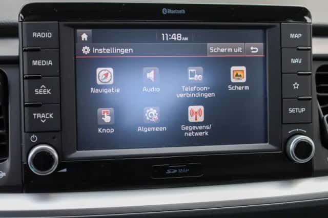Kia Stonic (2019) thumbnail 34