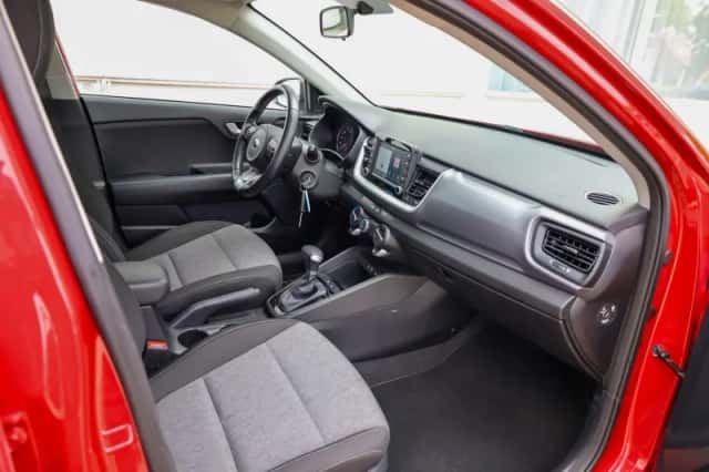 Kia Stonic (2019) thumbnail 35