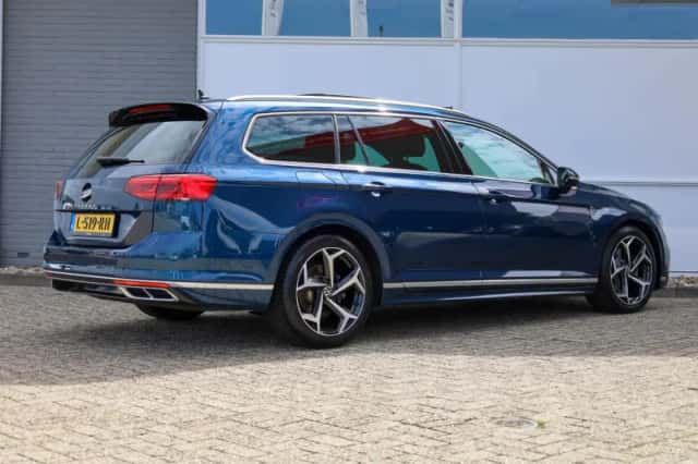 Volkswagen Passat (2021) thumbnail 2