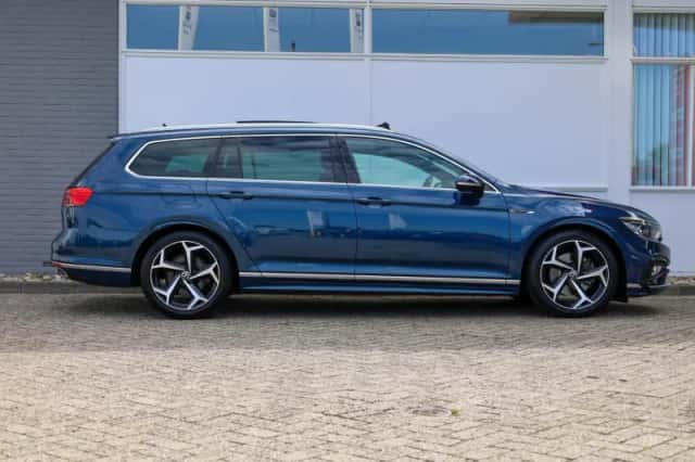 Volkswagen Passat (2021) thumbnail 3