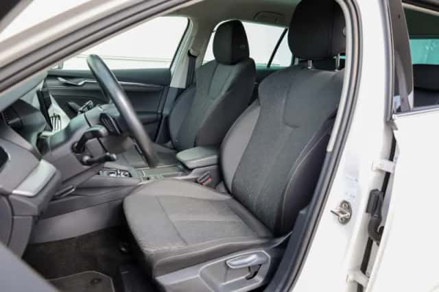 Škoda Octavia (2022) thumbnail 4