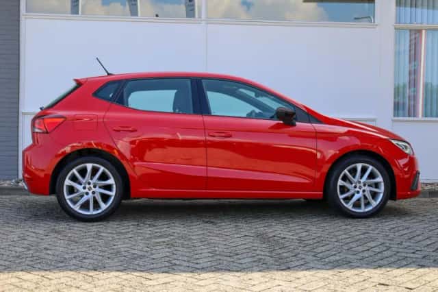 SEAT Ibiza (2023) thumbnail 3