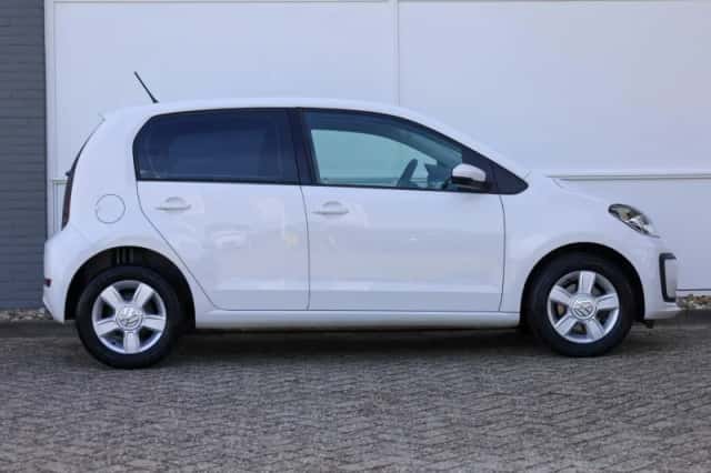 Volkswagen Up! (2019) thumbnail 3